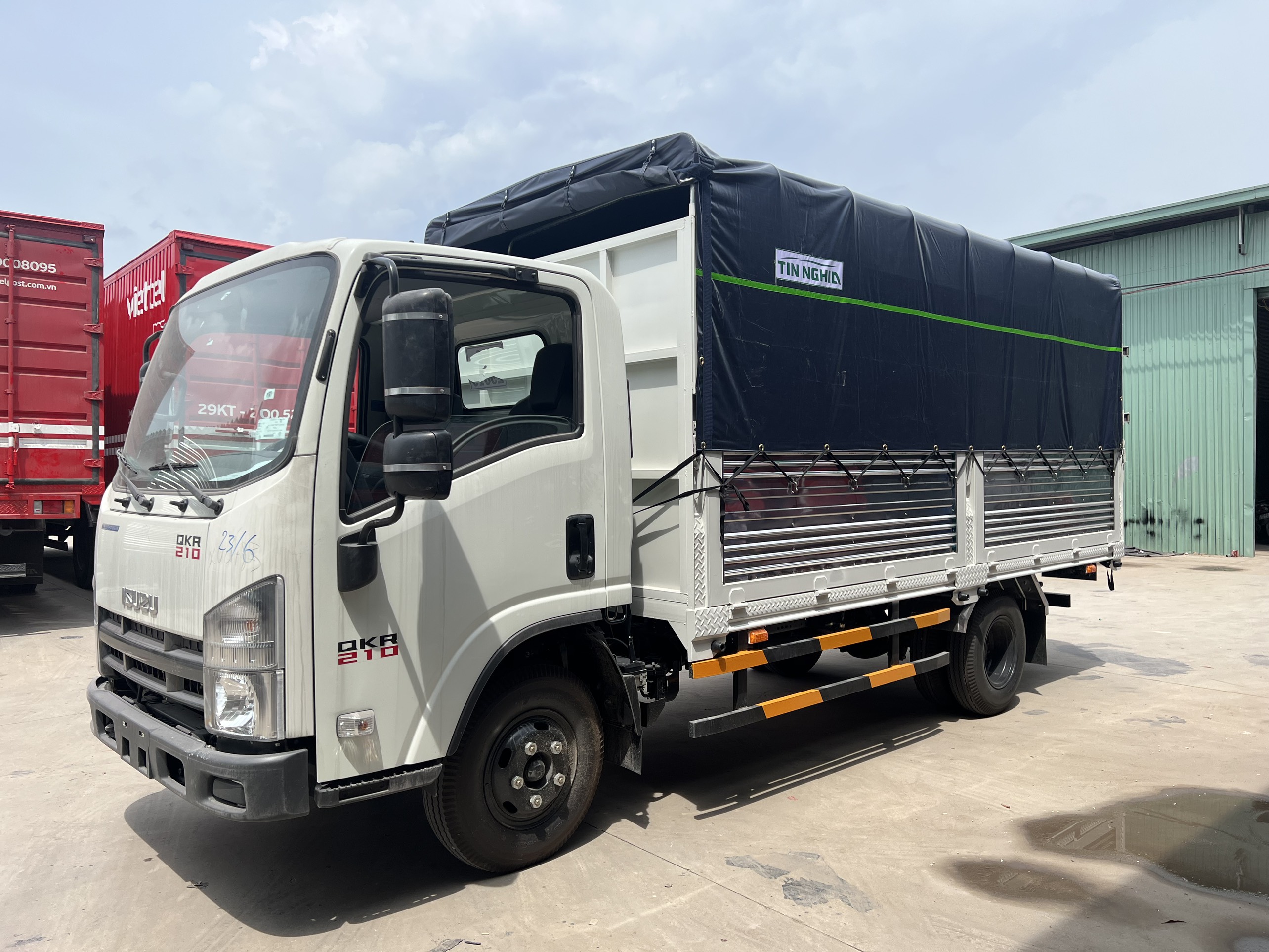 Xe Tải Isuzu QKR 210 (1.9 Tấn - 2.3 Tấn)