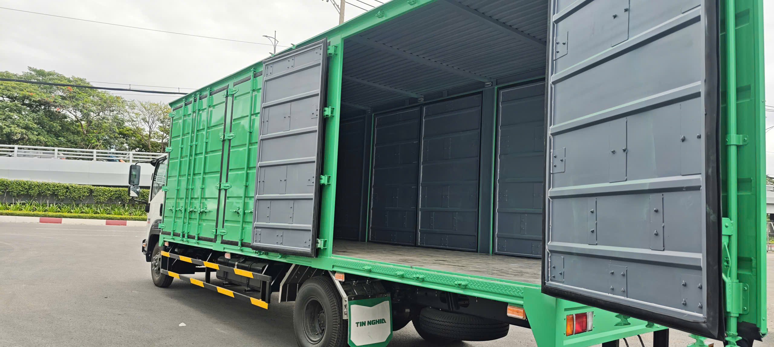 z7845853946958_fe6fa6c127eb7f16d48fb97330aebae4 xe tải ISUZU FRR 650