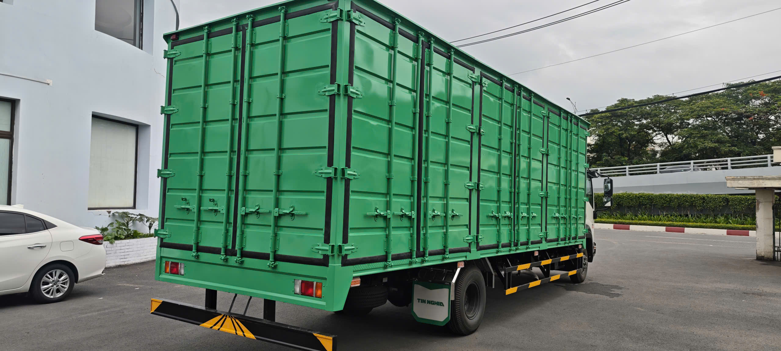 z7845853960015_68c1e8add50eed0e3bc75a749292f807 xe tải ISUZU FRR 650