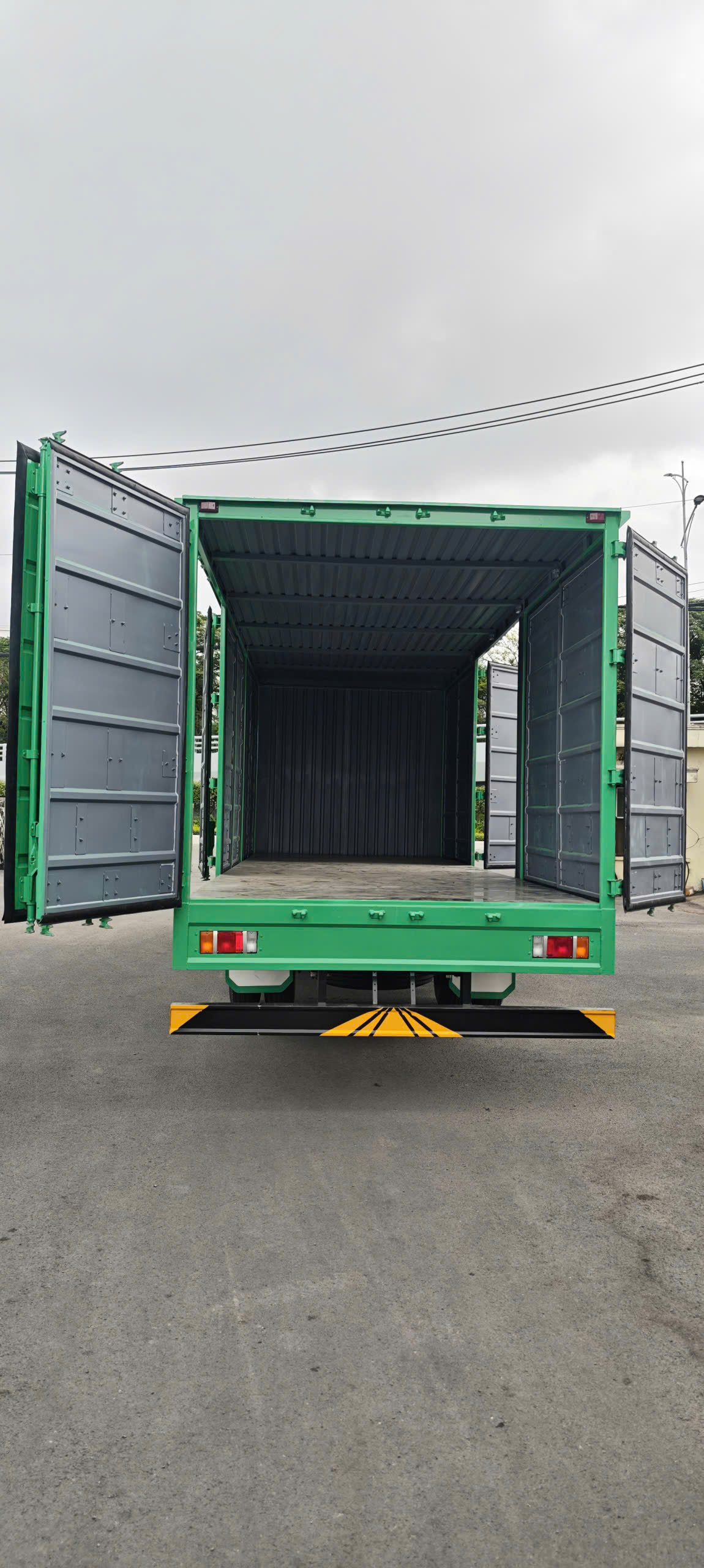 z7845853986088_a3ce5b7cf3d530cb6ad6681e747b999c xe tải ISUZU FRR 650